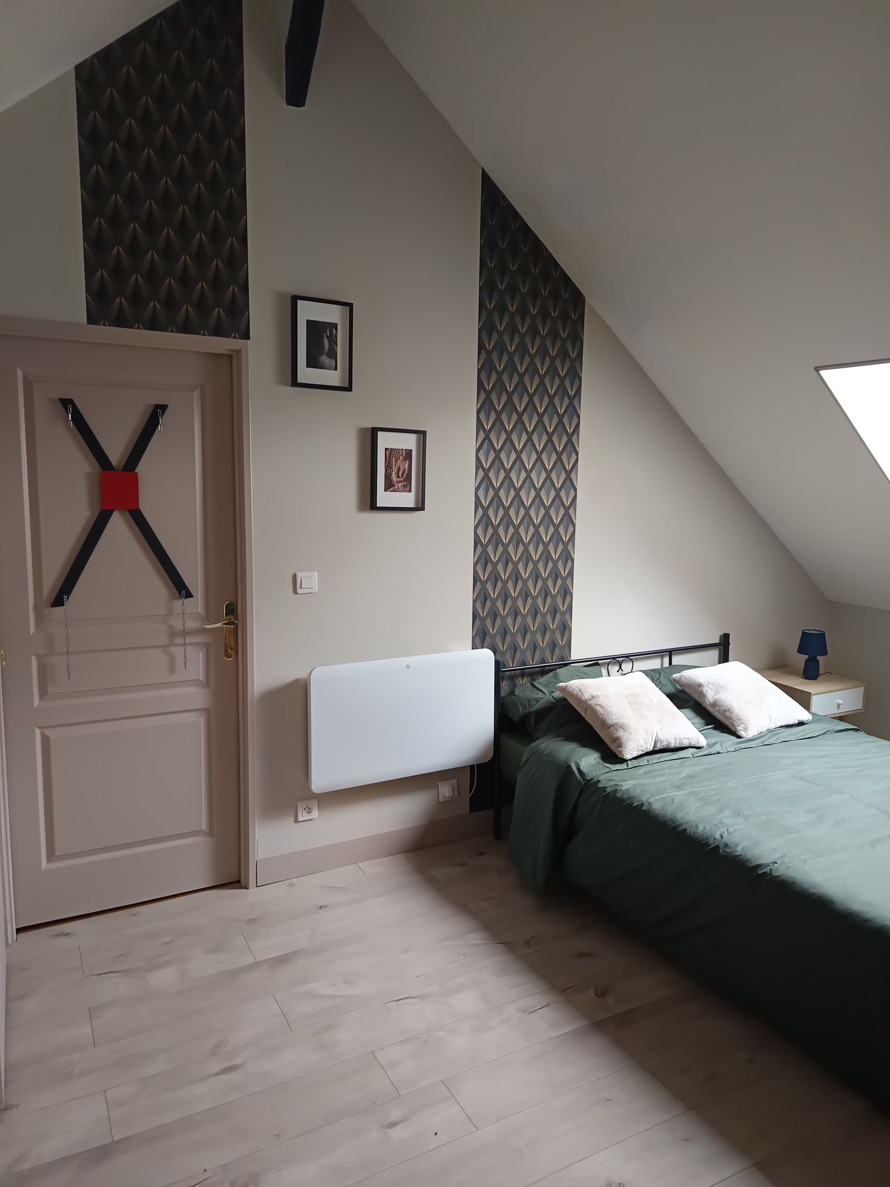 Chambre principale, vue depuis la porte